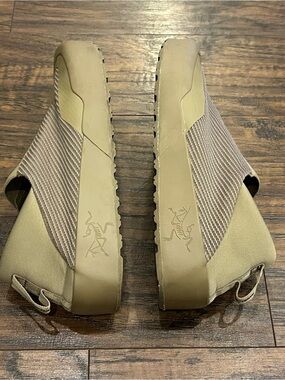 Arc'teryx Men's Kragg Shoes Sneaker Slip-On Loafers in Canvas Khaki Tan 10.5